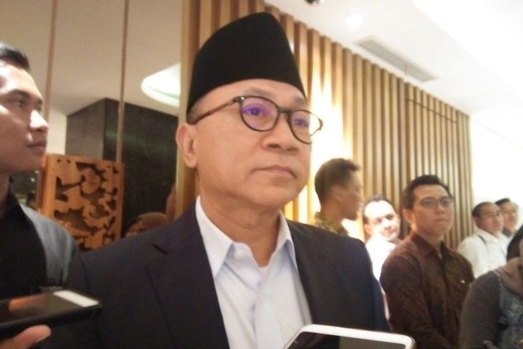 Ketua MPR RI Zulkifli Hasan di Kompleks Parlemen, Senayan, Jakarta, Kamis (18/7/2019)