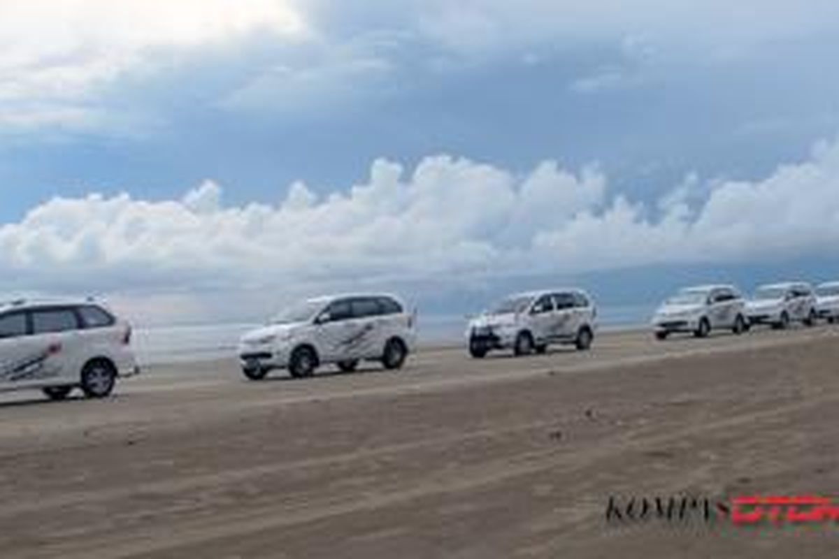 Avanzanation Journey wilayah Timur tiba di pantai Lampu Satu, Merauke, Papua, Selasa (11/2/2014). 