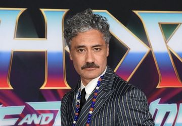 Taika Waititi Ungkap Alasannya Sutradarai Film Thor karena Miskin dan Butuh Uang