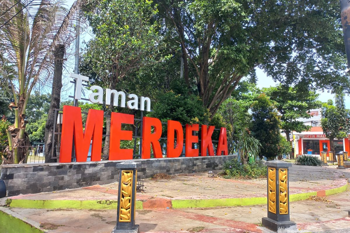 Taman Merdeka, Kelurahan Mekarjaya, Kecamatan Sukmajaya, Kota Depok yang disalahgunakan untuk tempat mabuk-mabukan oleh orang tak bertanggung jawab pada Jumat (17/6/2022).