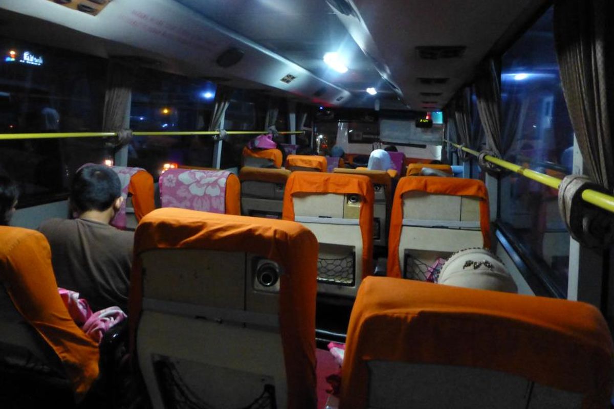 kabin bus malam