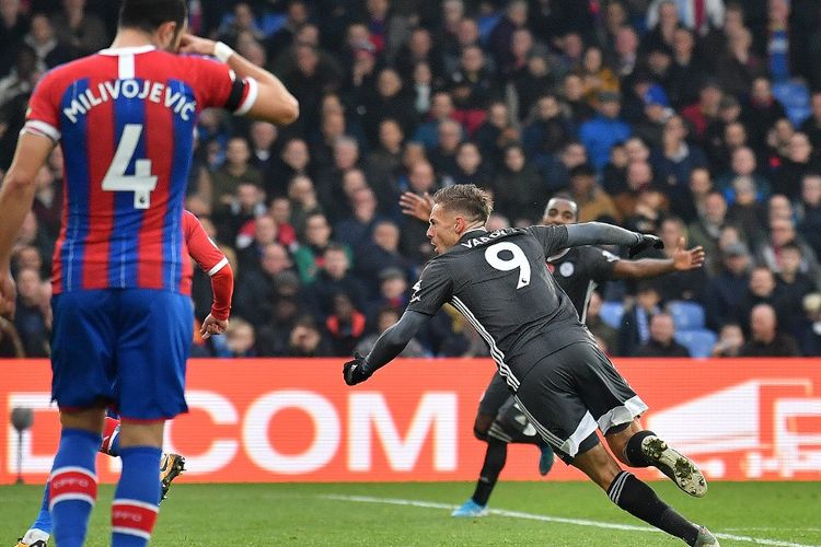 Jamie Vardy mencetak gol pada laga Crystal Palace vs Leicester City di Stadion Selhurst Park, Minggu (3/11/2019), yang berakhir dengan skor 0-2 untuk kemenangan tim tamu.