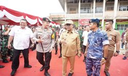 Tinjau Langsung TPS di Siak, Pj Gubernur Riau Pastikan Pilkada Aman