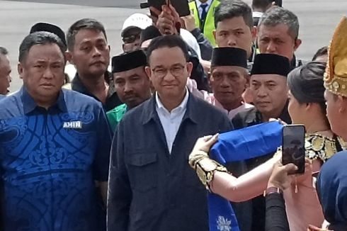 Kampanye di Gorontalo, Anies Sempatkan Ziarah ke Makam Pahlawan Nasional Nani Wartabone