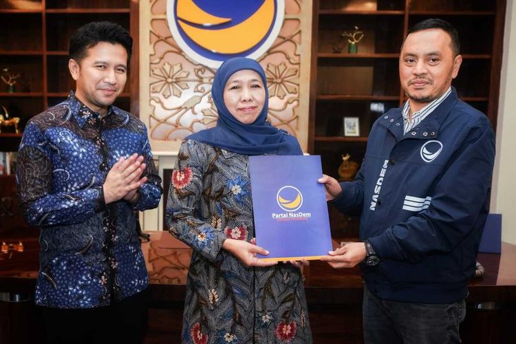 Khofifah-Emil terima rekom dari Partai Nasdem untuk Pilkada Jatim 2024.