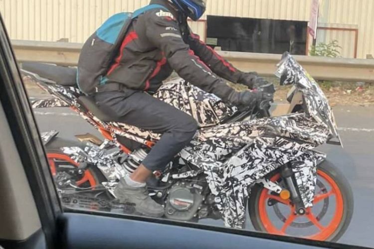 Ktm Rc 200 Model 2021 Terpergok Sedang Tes Jalan