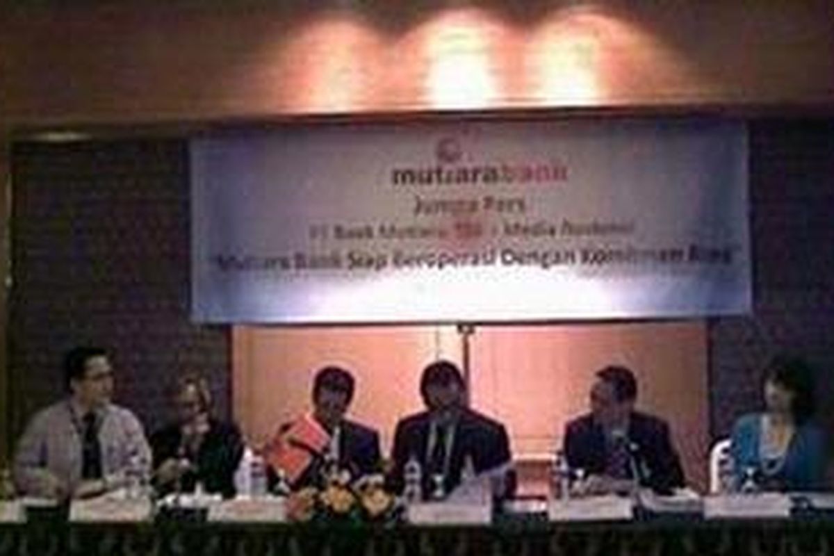 Bank Century yang telah berganti nama menjadi Bank Mutiara membukukan peningkatan laba bersih pada September 2009 yang mencapai Rp237,3 miliar. Hal ini disampaikan Direktur Bank Mutiara, Ahmad Fajar, saat jumpa pers, di Jakarta, Senin (5/10/2009).  