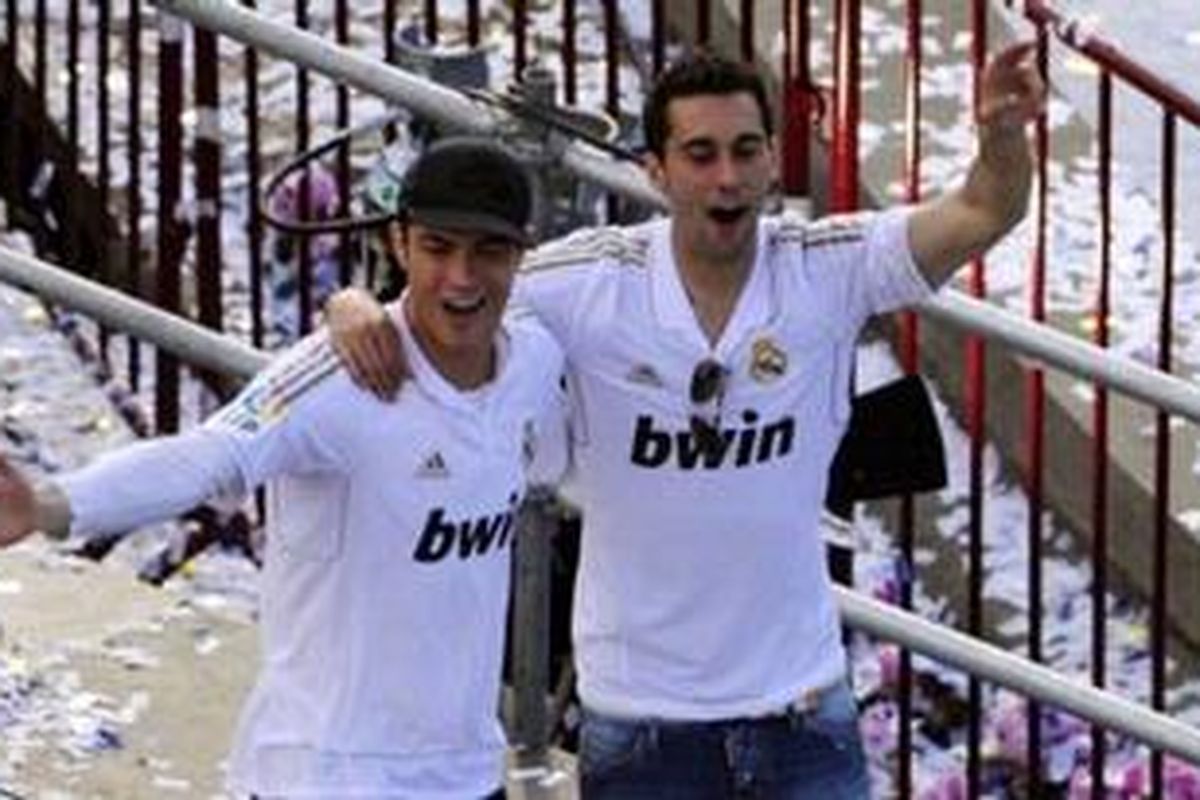 Bek Real Madrid, Alvaro Arbeloa (kanan) dan Cristiano Ronaldo.