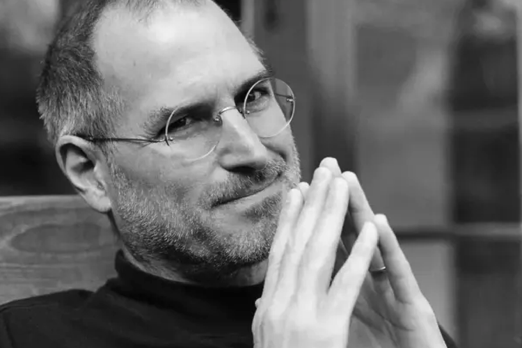 15 Tahun Steve Jobs Tiada, Apple Kini Menjual Produk yang Dulu Ia Tolak