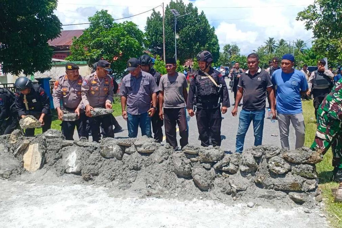 Aksi Blokade Jalan Lintas Seram Usai, Akses Penghubung 3 Kabupaten Pulih