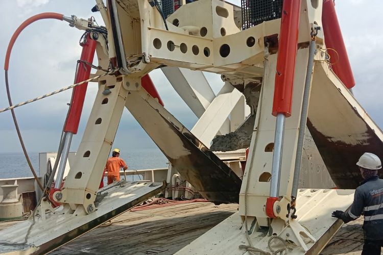 Triasmitra (KETR) Terbitkan Obligasi Rp 220 Miliar untuk Kabel Laut