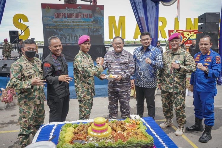 Wali Kota Medan Bobby Nasution saat menghadiri acara Peringatan Hari Ulang Tahun (HUT) ke-77 Korps Marinir 2022 di Markas Komando (Mako) Batalyon Marinir Pertahanan Pangkalan (Yonmarhanlan) I Belawan, Jalan Serma Hanafiah, Medan Belawan, Selasa (15/11/2022).
