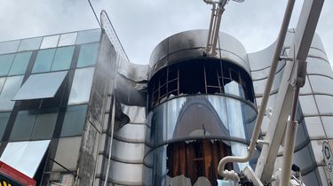 Akses Sulit, Petugas Damkar Kesulitan Padamkan Kebakaran Ruko Tekstil di Fatmawati