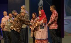 Berhasil Kelola Data Geospasial, Kota Semarang Raih 2 Penghargaan Emas Bhumandala Award 2024