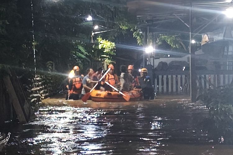 300 Rumah di Lumajang Terendam Banjir, 4 Orang Dievakuasi ke Puskesmas