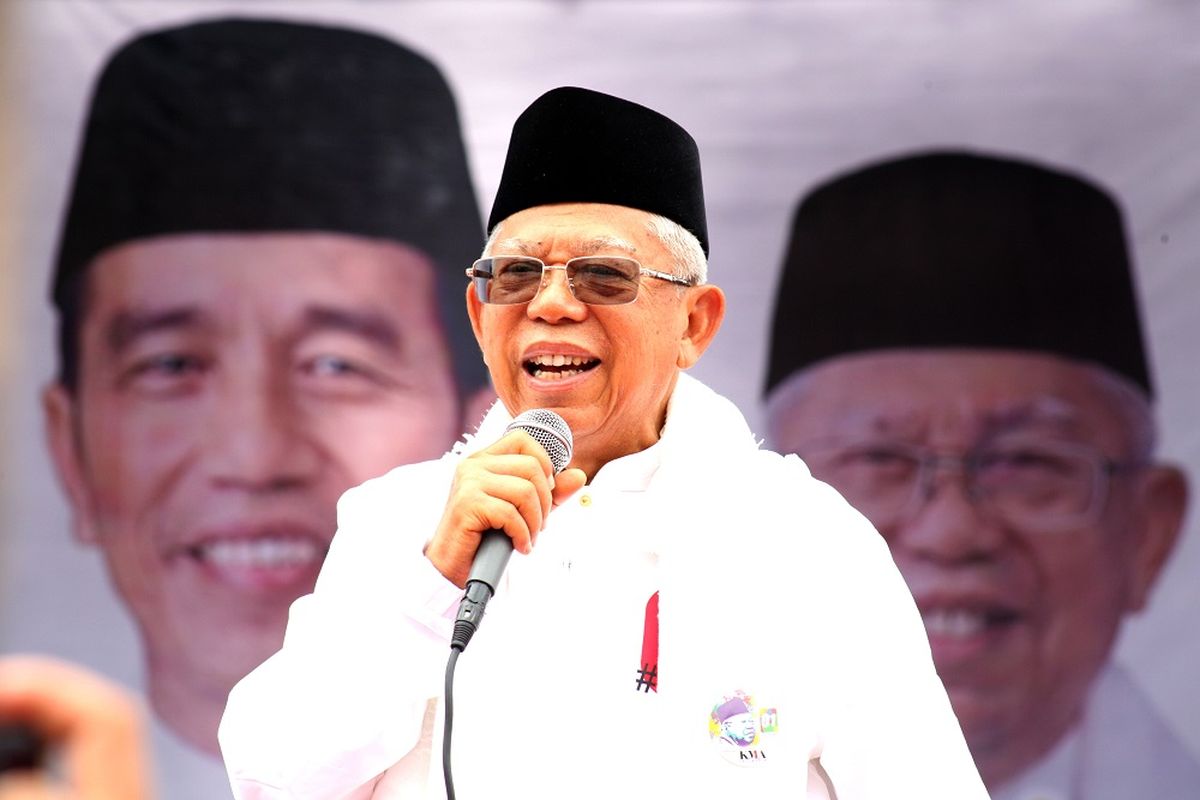 Calon Wakil Presiden nomor urut 01 Maruf Amin melakukan orasi pada Kampanye Akbar Jokowi-Maruf Amin di Lapangan Marzoeki Mahdi, Kota Bogor, Jawa Barat,  Jumat  (5/4/2019). Dalam kampanye terbuka tersebut calon Wakil Presiden Maruf Amin mengajak pendukungnya untuk memenangkan pasangan nomor urut 01  pada Pemilu serentak 17 April mendatang. ANTARA FOTO/Yulius Satria Wijaya/hp.