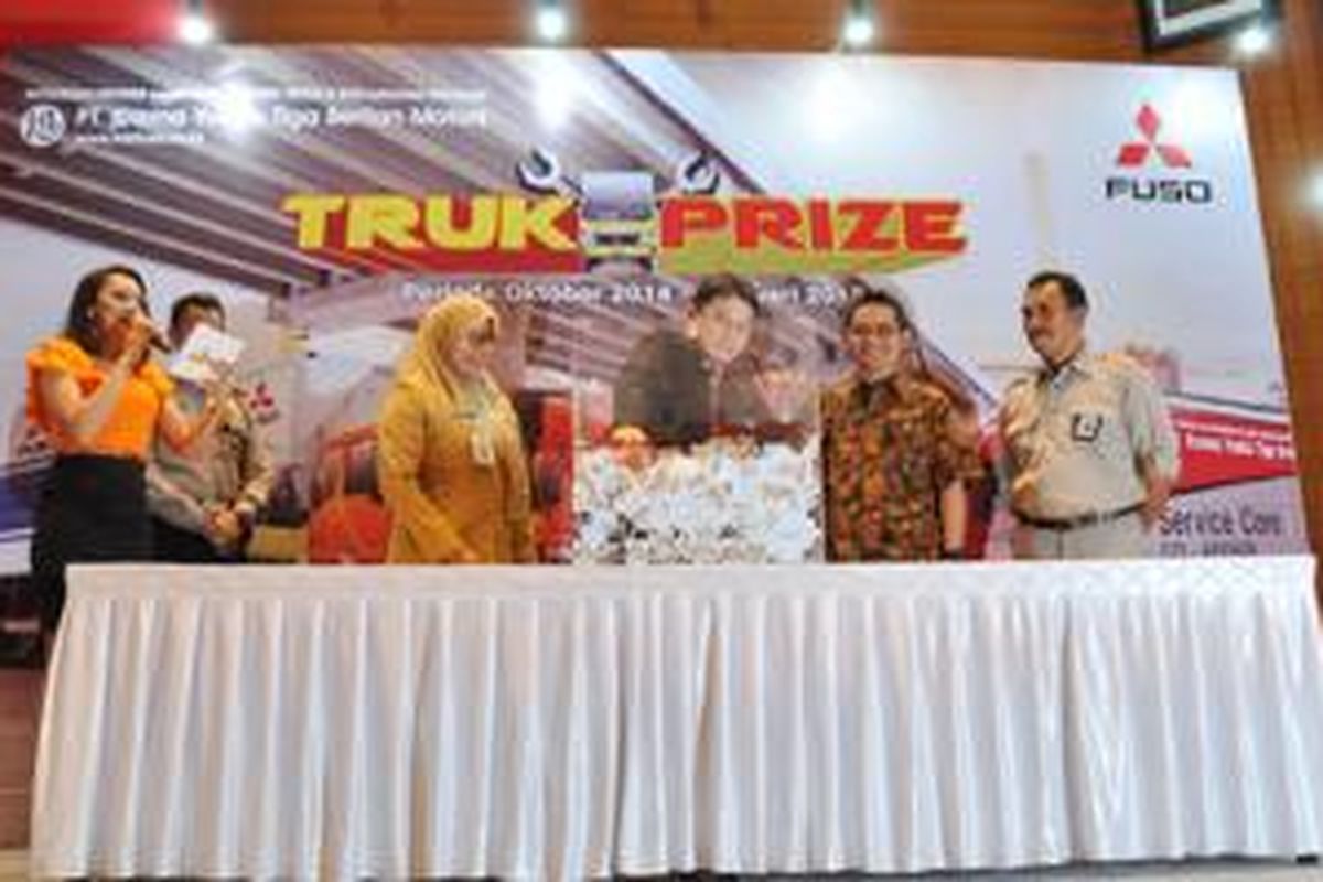 Pengundian program Truck Prize KTB untuk konsumen kendaraan komersial yang rajin servis.