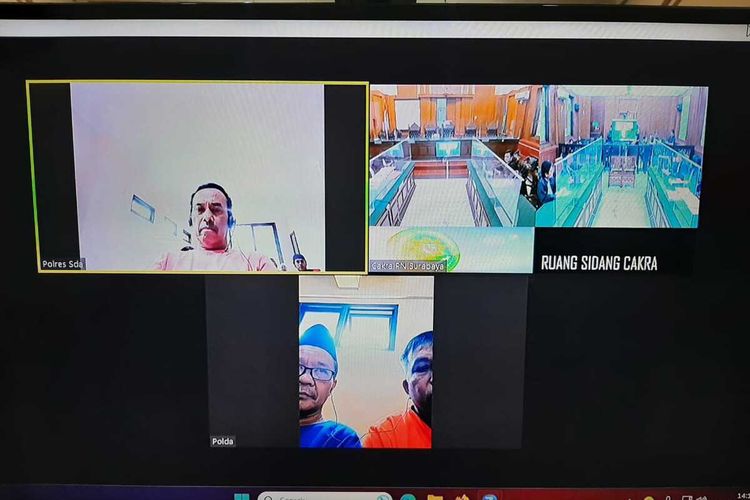 Terdakwa perampokan wali kota Blitar Samanhudi menghadiri sidang perdana secara virtual dari Lapas Sidoarjo