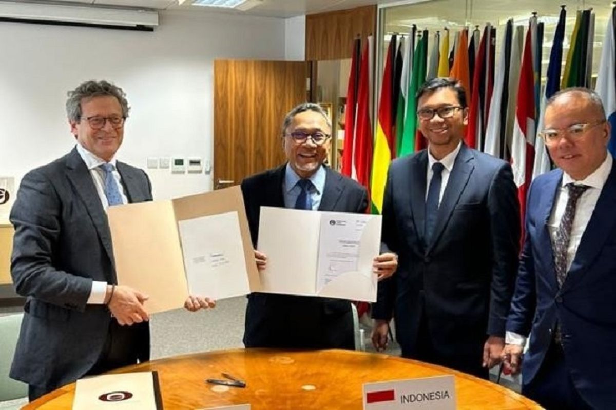 Menteri Perdagangan (Mendag) Zulkifli Hasan menandatangani Persetujuan Kopi Internasional atau International Coffee Agreement (ICA) 2022 di Sekretariat International Coffee Organization (ICO) London, Inggris, Rabu (8/3/2023). 