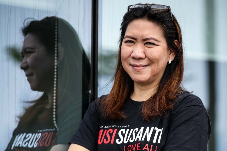 Susy Susanti berpose saat media visit promo film Susi Susanti: Love All di redaksi Kompas.com, Palmerah, Jakarta Barat, Kamis (17/10/2019).