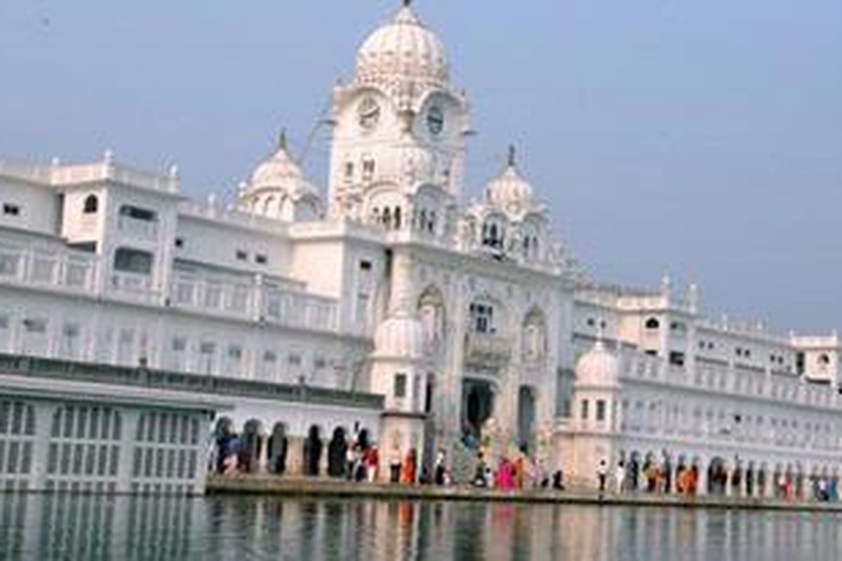 Golden Temple atau Kuil Emas di Amritsar.