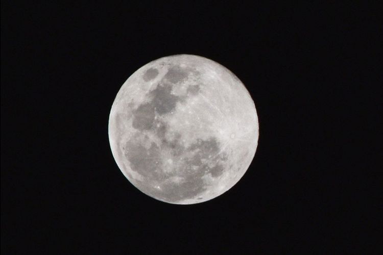 Cara Menyaksikan Fenomena Supermoon 7 Oktober 2025 di Indonesia