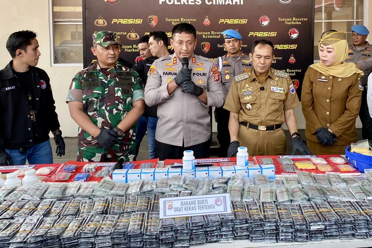 Geruduk Gudang, Polres Cimahi Bongkar 500 Ribu Butir Tramadol hingga Hexymer dari Aceh