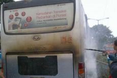 Bus Transjakarta Terbakar di Dekat Al Azhar