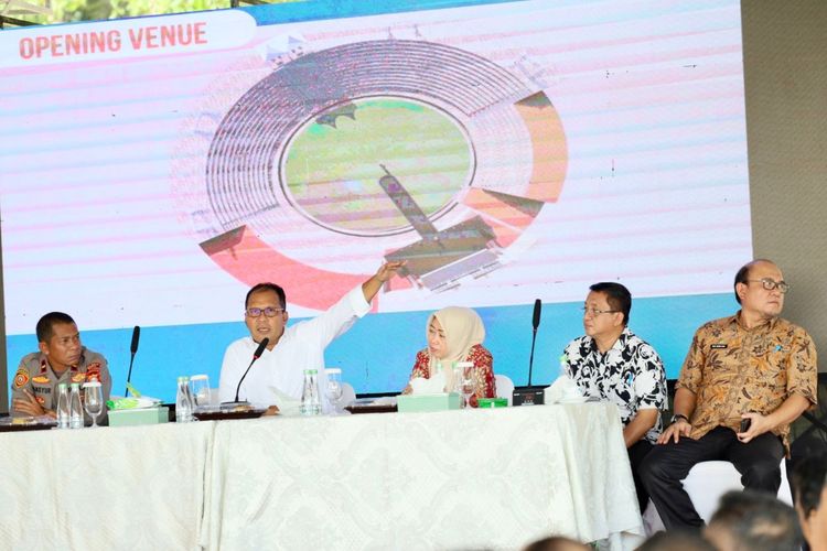 Ratusan pemuda siap memulai rangkaian Youth City Changers (YCC) Rapat Kerja Nasional (Rakernas) Asosiasi Pemerintah Kota Seluruh Indonesia (Apeksi) 2023 di Makassar pada Selasa (10/7/2023).
