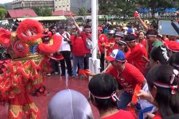 Pertunjukan Tarian Borangsai pada upacara Nusantara Bersatu di lapangan Borarsi, Manokwari, Papua Barat, Rabu (30/11/2016).