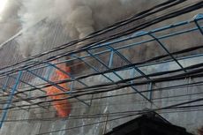 Kebakaran Rumah Karaoke di Penjaringan, Petugas Damkar 3 Jam Berjibaku Padamkan Api