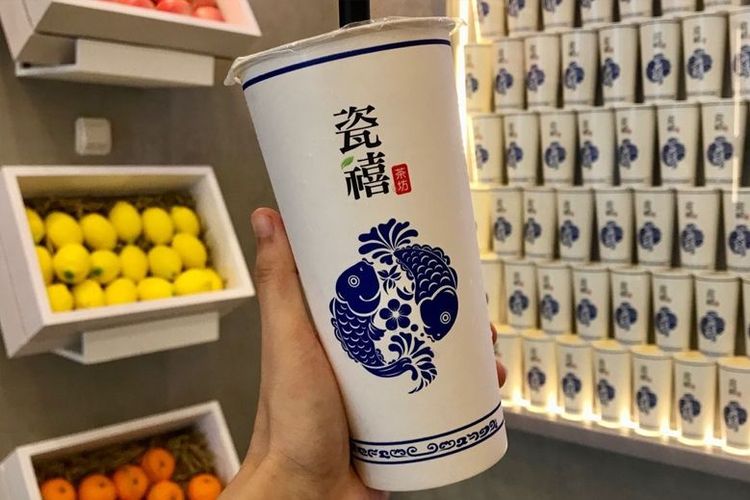 Kemasan milk tea asal Taiwan, Teazzi. Berkat kualitas bahan dan cita rasa yang autentik, brand ini  pernah memenangkan penghargaan sebagai ?New York?s Favorite Milk Tea?.