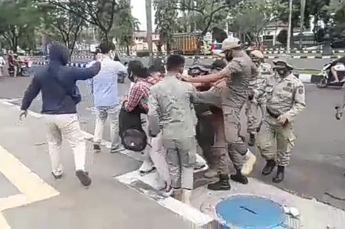 Demo di Kantor Bupati Bogor, Mahasiswa HMI Kecewa Tindakan Represif Satpol PP