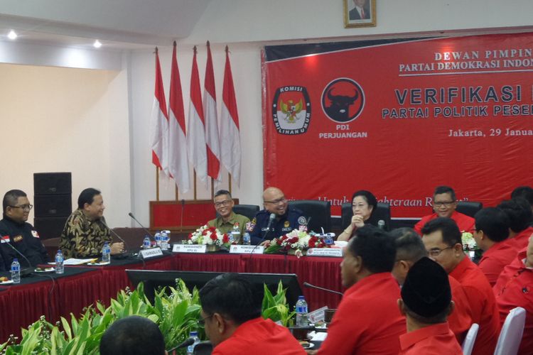 Suasana verifikasi faktual di kantor DPP PDI-P di Lenteng Agung, Jakarta Selatan, Senin (29/1/2018).