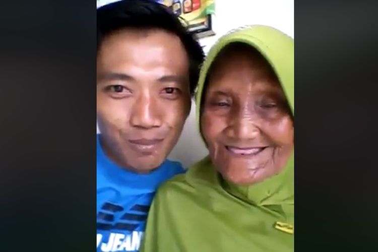 Video nenek Sumirah (85) diduga mendapatkan uang Rp 500.000 karena dipeluk dan dicium oleh Prabowo Subianto di kampanye, Selasa (26/3/2019).