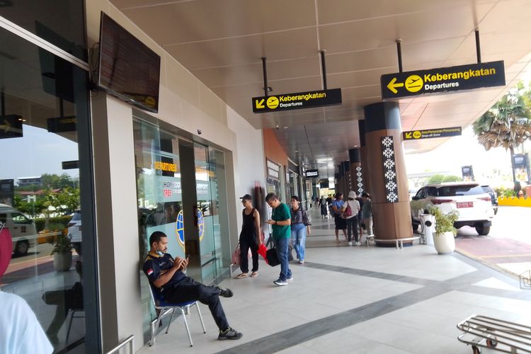 Erupsi Dasyat Lewotobi, 12 Penerbangan di Bandara Internasional Komodo Batal meski Hasil Paper Test Negatif