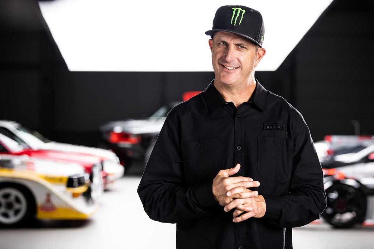 Pereli dan drifter terkenal, Ken Block. Ken Block meninggal dunia dalam usia 55 tahun usai mengalami kecelakaan saat mengendarai mobil salju di Utah, Amerika Serikat, pada Senin (2/1/2023) waktu setempat.