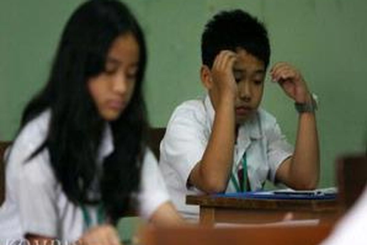 Selain kreatif, siswa akan terbiasa berkompetisi secara sehat. Cara ini menjauhi siswa dari budaya mencontek, sebab mereka sudah terbiasa membongkar banyak kasus Matematika yang sulit dengan cara, nalar, dan rasa percaya diri tinggi