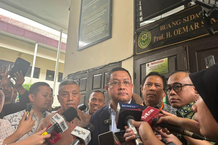 Hakim Minta Pengacara Berkoordinasi dengan Kejagung untuk Hadirkan Tom Lembong