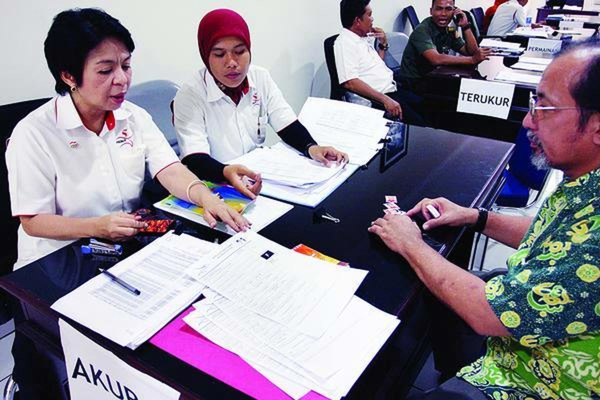 Satuan Pelaksana Program Indonesia Emas Utama, Senin (12/9), melakukan pengecekan nama atlet dan manajer yang masuk tim inti SEA Games XXVI/2011. Selain memastikan nama-nama anggota tim inti masing-masing cabang olahraga, pendataan ini juga diharapkan bisa membantu pendaftaran akhir dalam bentuk pengiriman data rinci setiap peserta (entry by name) yang dilakukan  manual.