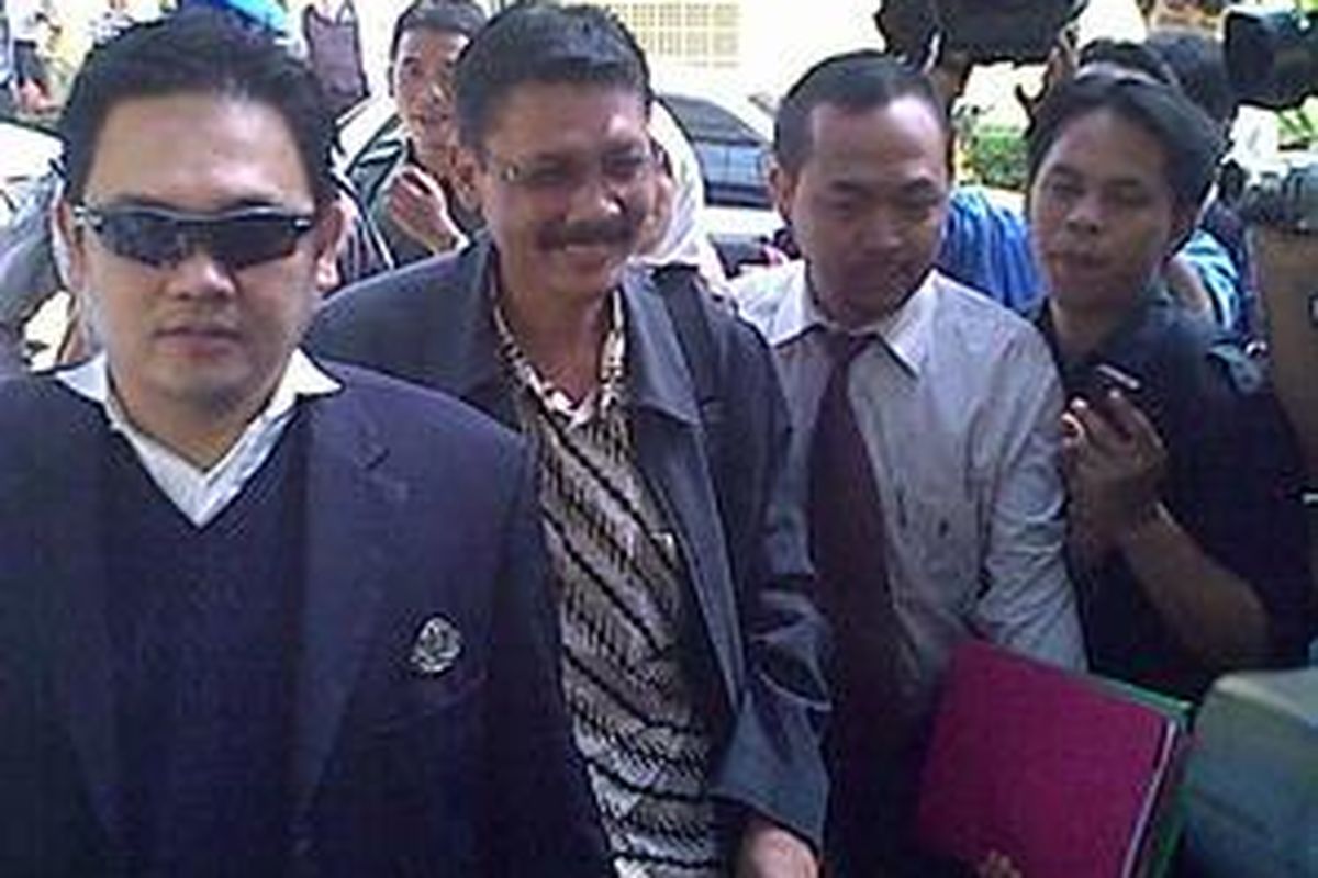 Hakim Muhtadi Asnun penuhi panggilan pemeriksaan di Mabes Polri, Jakarta, Senin (3/5/2010).