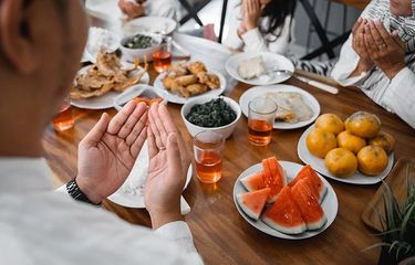 Ilustrasi jadwal buka puasa di Kota Gorontalo dan sekitarnya selama Ramadhan 2023.