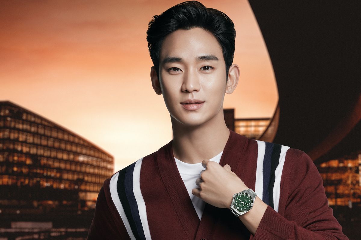 Kim Soo Hyun sebaga duta jam tangan Mido. 
