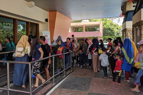 Demi Masuk Ancol Gratis, Sejumlah Pengunjung Gunakan Transportasi Umum