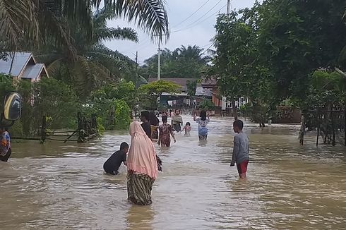 Banjir di Rokan Hulu Makin Tinggi, Posko Pengungsian Perlu Ditambah