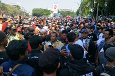 Polisi Bubarkan Aksi Deklarasi #2019GantiPresiden di Surabaya