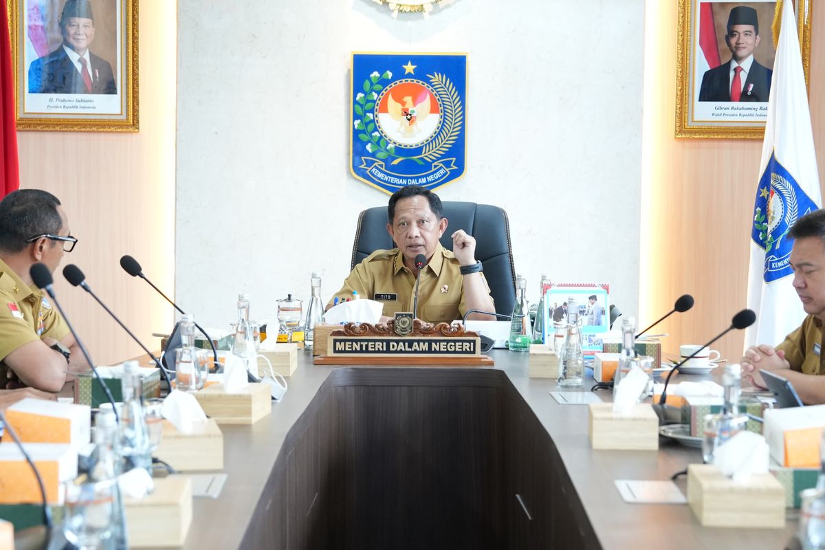 Menteri Dalam Negeri (Mendagri) Muhammad Tito Karnavian selaku Kepala Badan Nasional Pengelola Perbatasan (BNPP) membahas persiapan program perumahan di wilayah perbatasan di Kantor Pusat Kementerian Dalam Negeri (Kemendagri), Jakarta, Selasa (14/4/2026).

