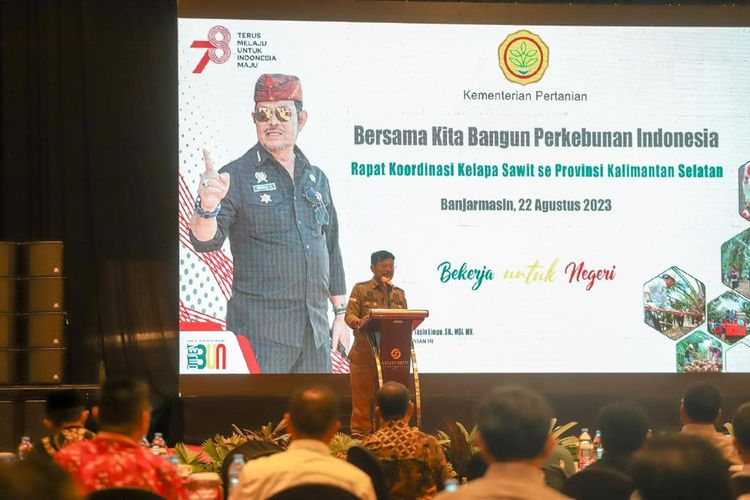 Menteri Pertanian (Mentan) Syahrul Yasin Limpo (SYL) dalam Rapat Koordinasi (Rakor) Membangun Perkebunan Sawit se-Kalimantan Selatan di Banjarmasin, Selasa (22/8/2023).

