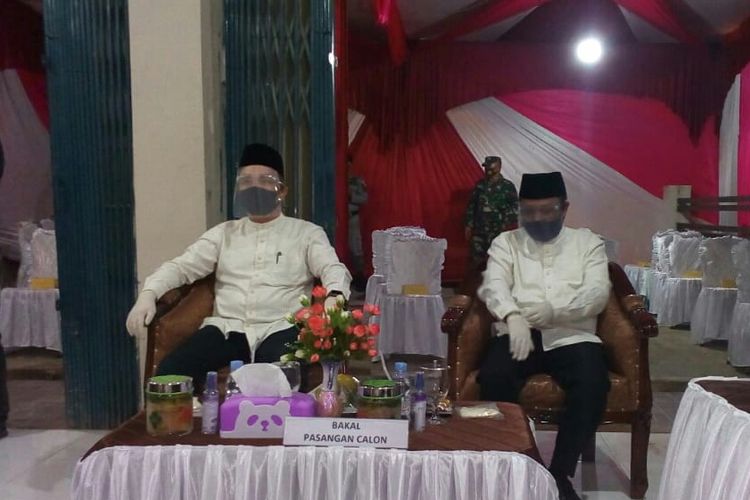 Bakal pasangan calon Walikota dan Wakil Walikota Sungaipenuh, Fikar Azami dan Yos Adrino saat mendaftar ke KPU Sungaipenuh, minggu malam (6/9/2020)