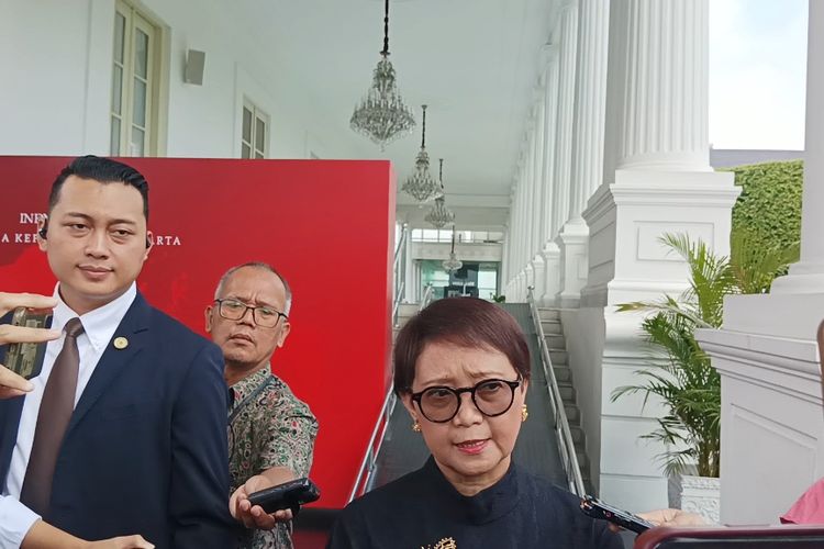 Menteri Luar Negeri (Menlu) Retno Marsudi di Kompleks Istana Kepresidenan, Jakarta, Kamis (18/4/2024).